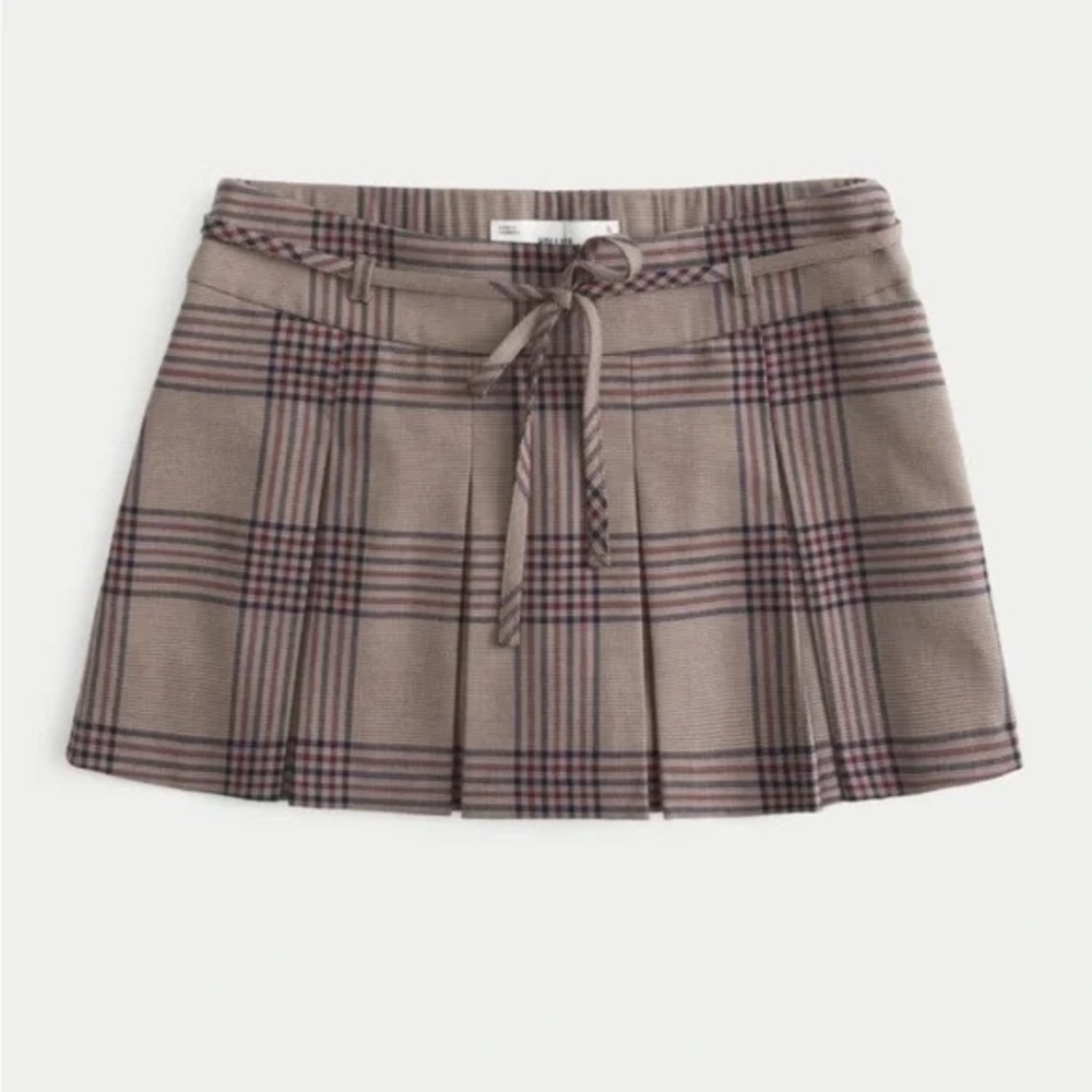 NWT Hollister Mid-Rise Pleated Mini Skort in Light Brown Plaid